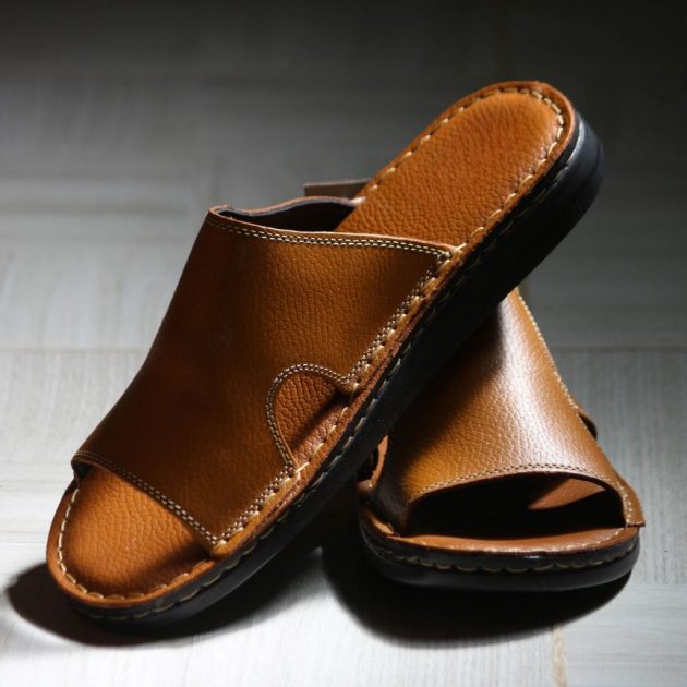 كلاكات جلدية لصيف 2023