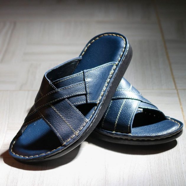 كلاكات صيفية جلدية