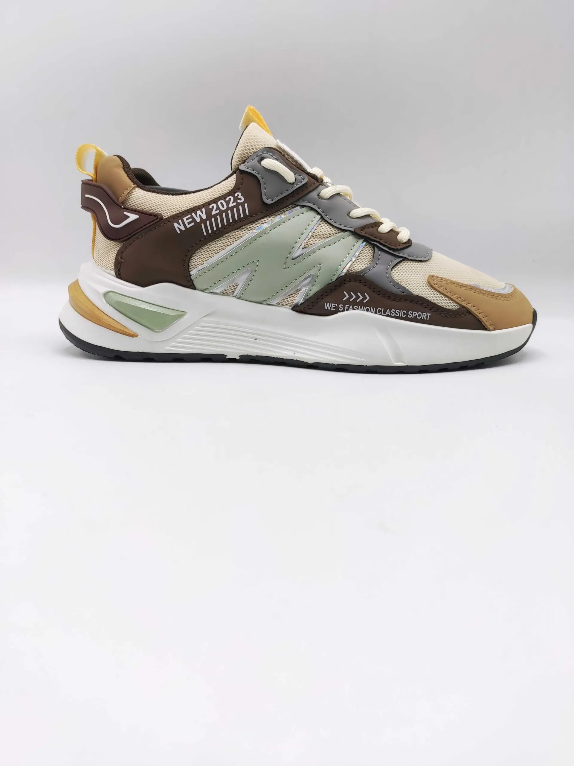 ⁦حذاء شبابي M⁩ - الصورة ⁦3⁩