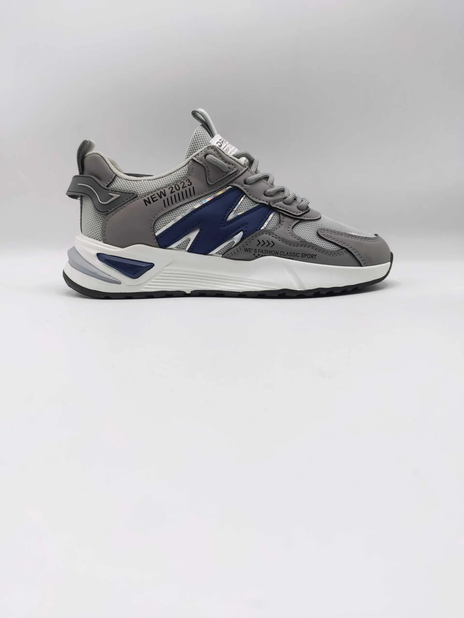 ⁦حذاء شبابي M⁩ - الصورة ⁦2⁩