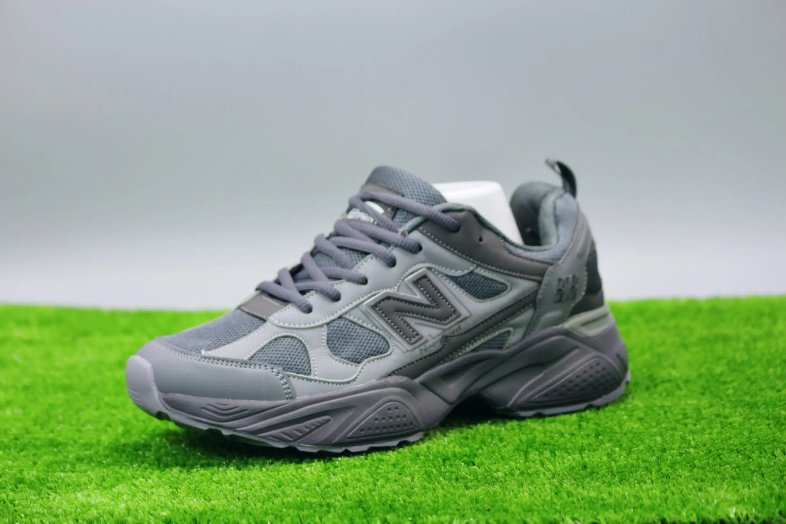 ⁦جديد new balance nb1⁩ - الصورة ⁦3⁩