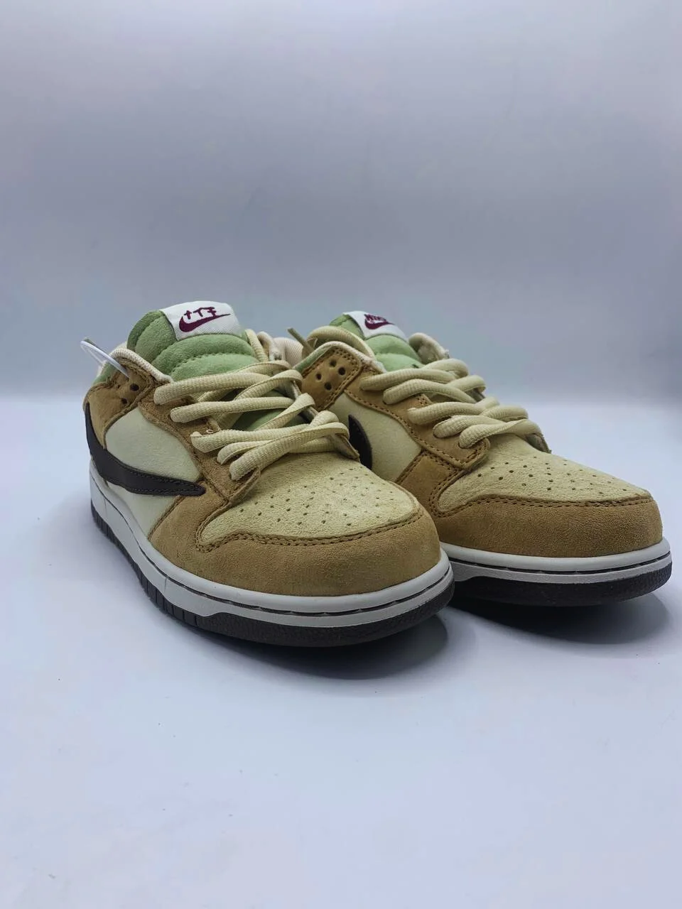 ⁦NIKE DUNK LOW TRAVIS SCOTT x PLAYSTATION⁩ - الصورة ⁦2⁩