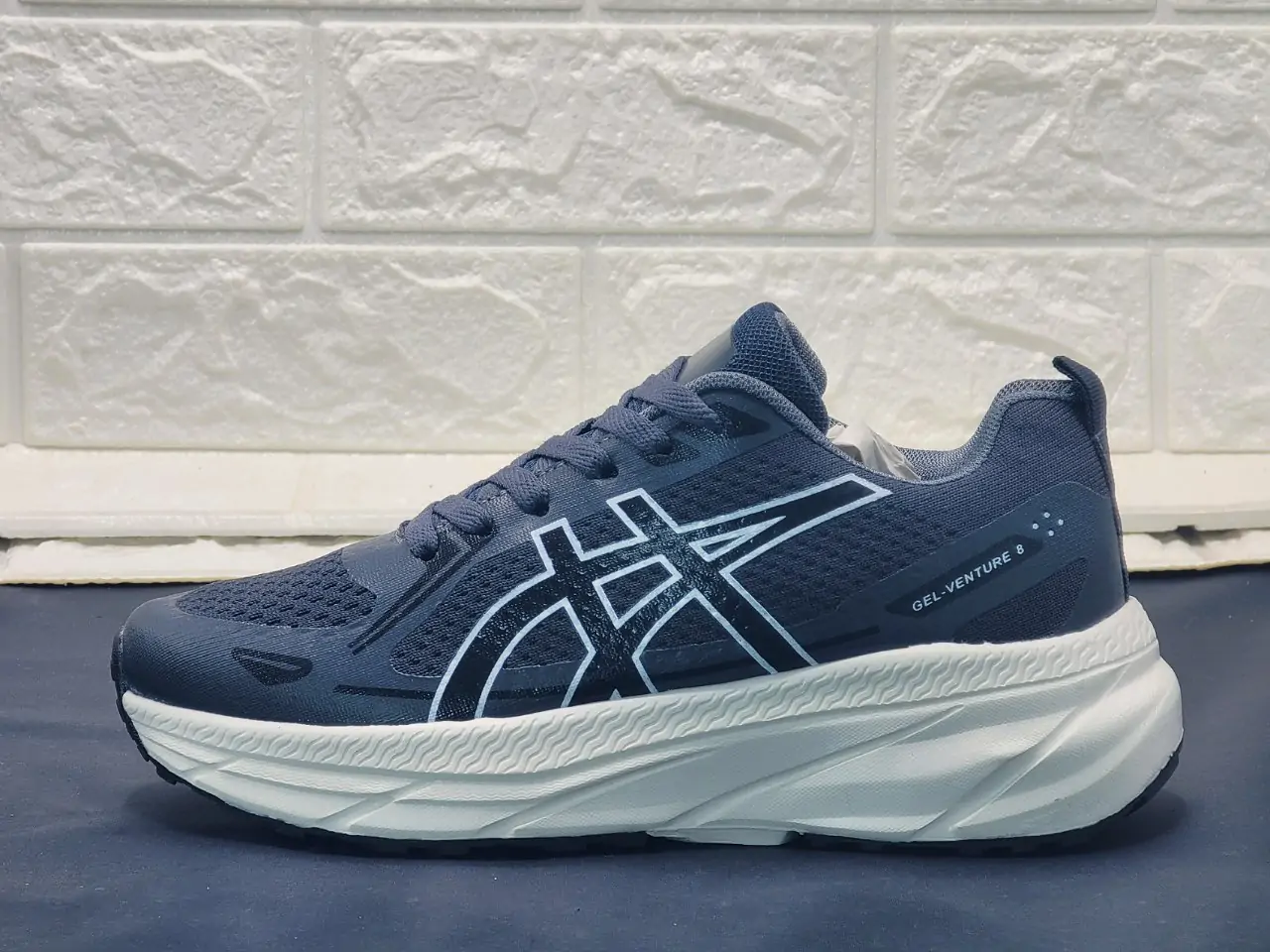⁦حذاء ASICS الأنيق⁩ - الصورة ⁦2⁩