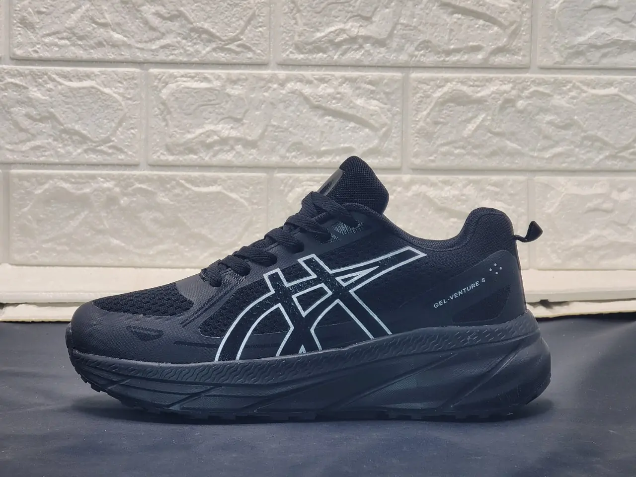 ⁦حذاء ASICS الأنيق⁩ - الصورة ⁦4⁩