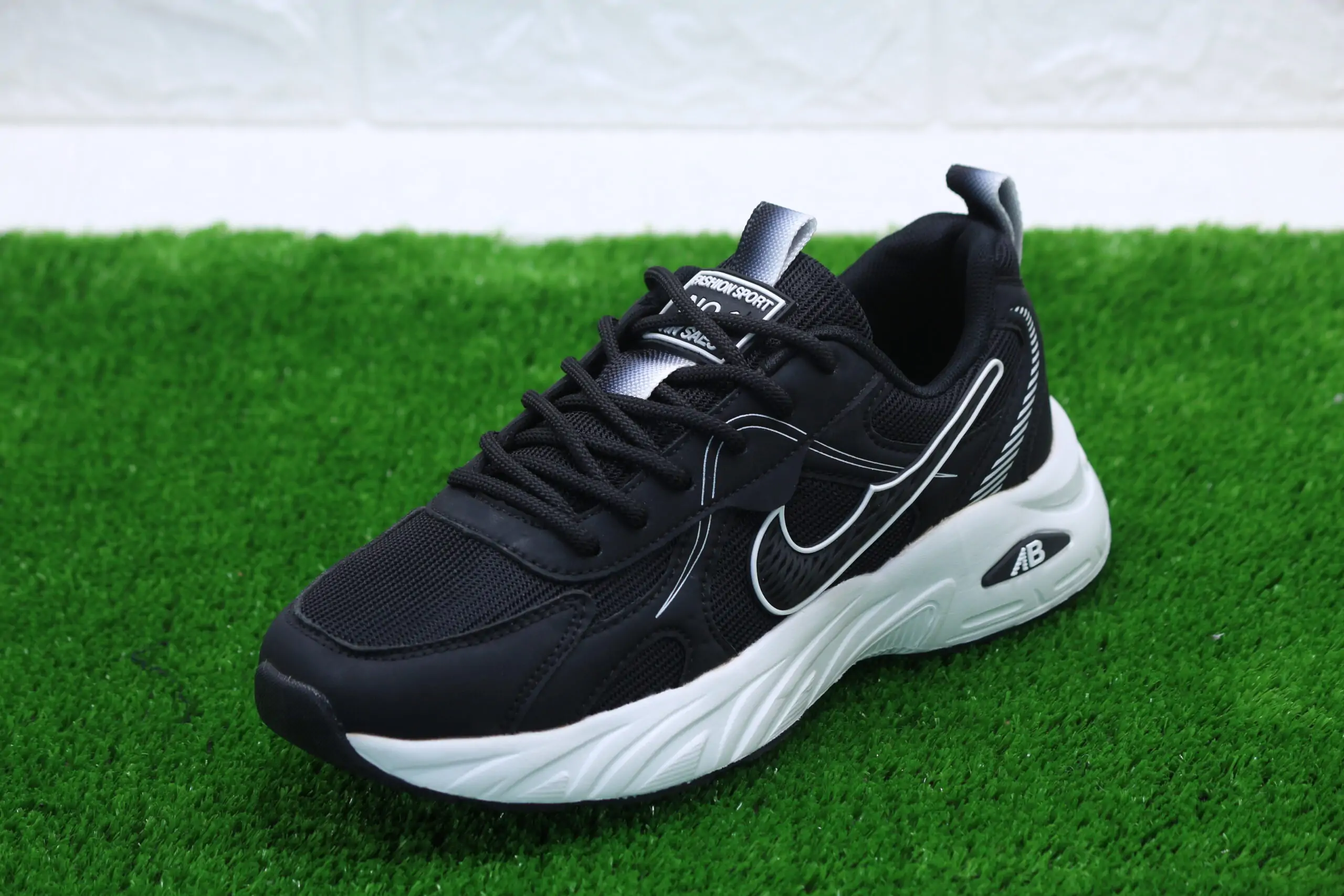 ⁦حذاء NIKE الجديد⁩ - الصورة ⁦4⁩