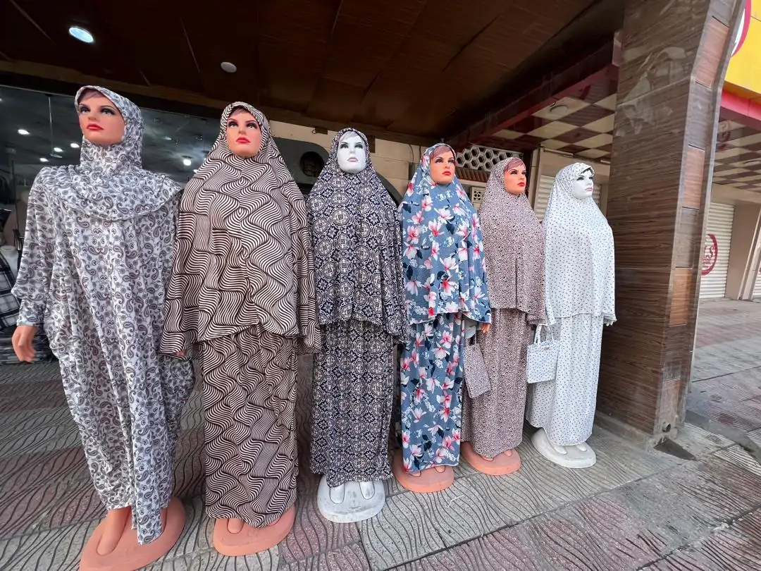 ⁦راحة وأناقة في صلاتكِ مع طقم صلاة مميز وحقيبة للسجادة⁩ - الصورة ⁦16⁩