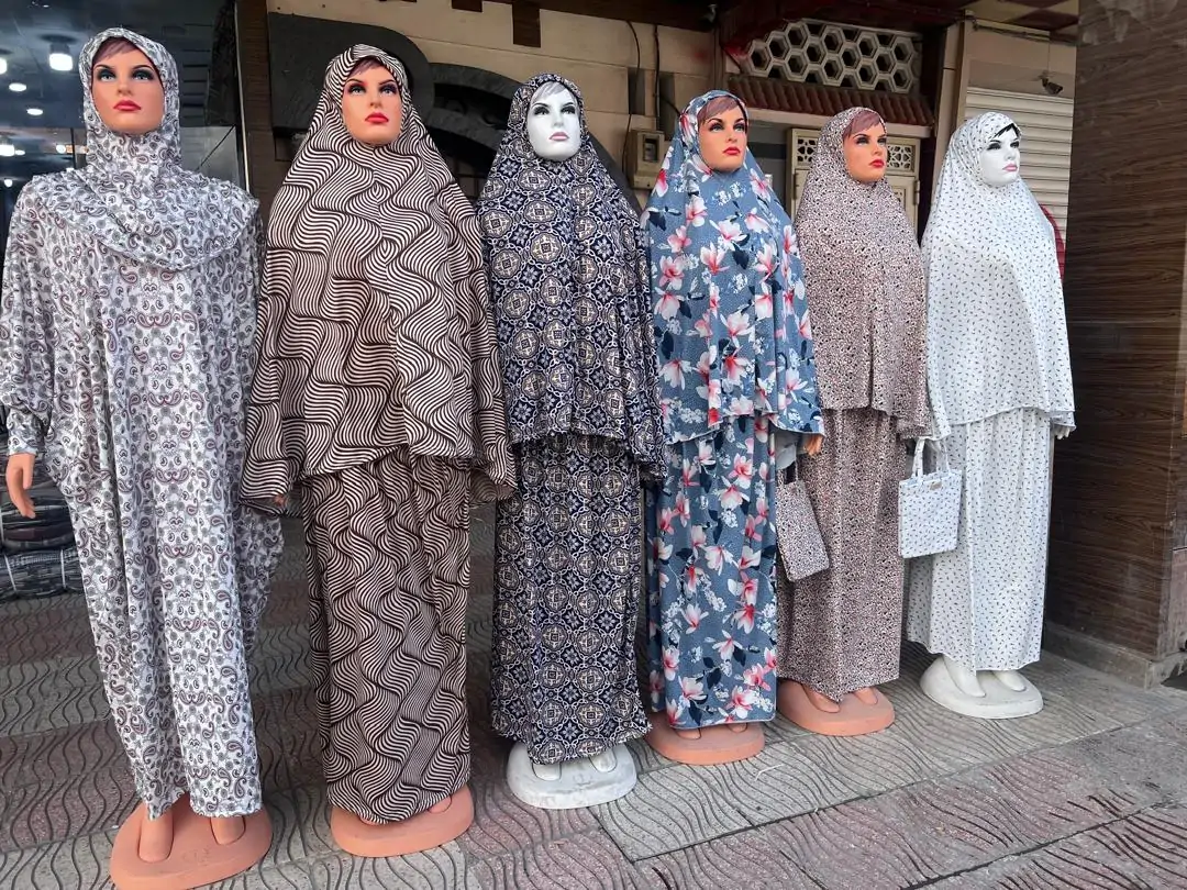 ⁦راحة وأناقة في صلاتكِ مع طقم صلاة مميز وحقيبة للسجادة⁩ - الصورة ⁦11⁩