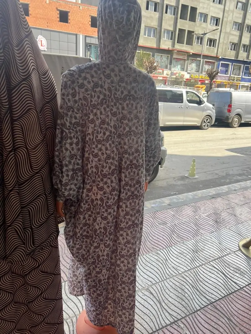 ⁦راحة وأناقة في صلاتكِ مع طقم صلاة مميز وحقيبة للسجادة⁩ - الصورة ⁦2⁩