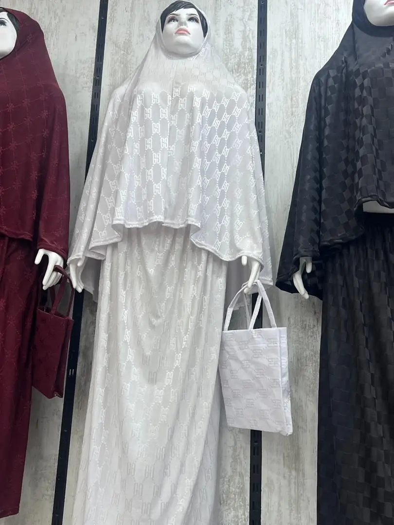 ⁦جمال العبادة في رمضان مع طقم صلاة أنيق وحقيبة عملية⁩ - الصورة ⁦2⁩