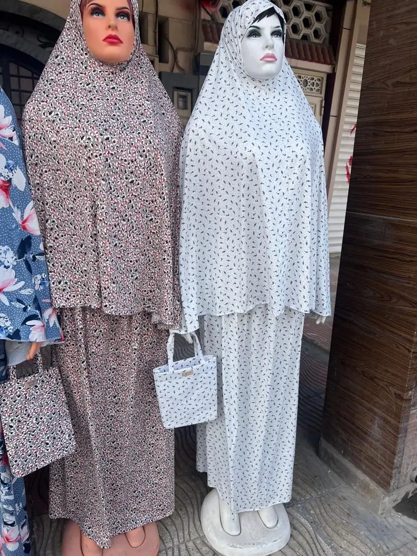 ⁦راحة وأناقة في صلاتكِ مع طقم صلاة مميز وحقيبة للسجادة⁩ - الصورة ⁦3⁩