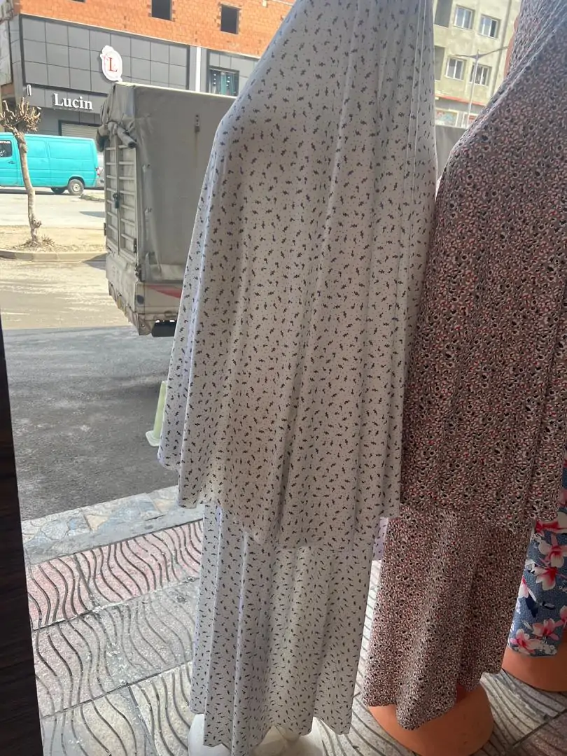 ⁦راحة وأناقة في صلاتكِ مع طقم صلاة مميز وحقيبة للسجادة⁩ - الصورة ⁦5⁩