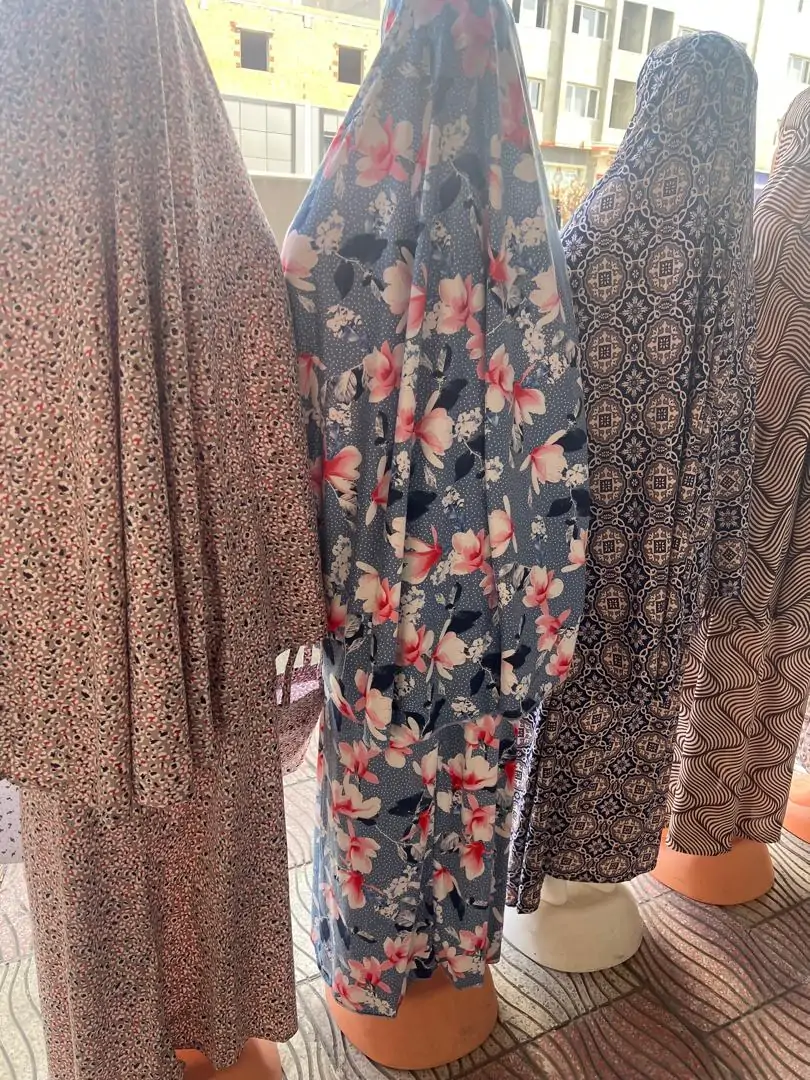 ⁦راحة وأناقة في صلاتكِ مع طقم صلاة مميز وحقيبة للسجادة⁩ - الصورة ⁦8⁩