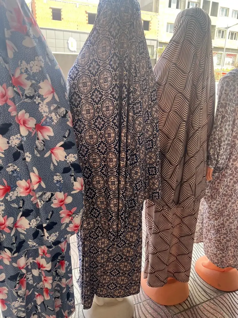 ⁦راحة وأناقة في صلاتكِ مع طقم صلاة مميز وحقيبة للسجادة⁩ - الصورة ⁦9⁩