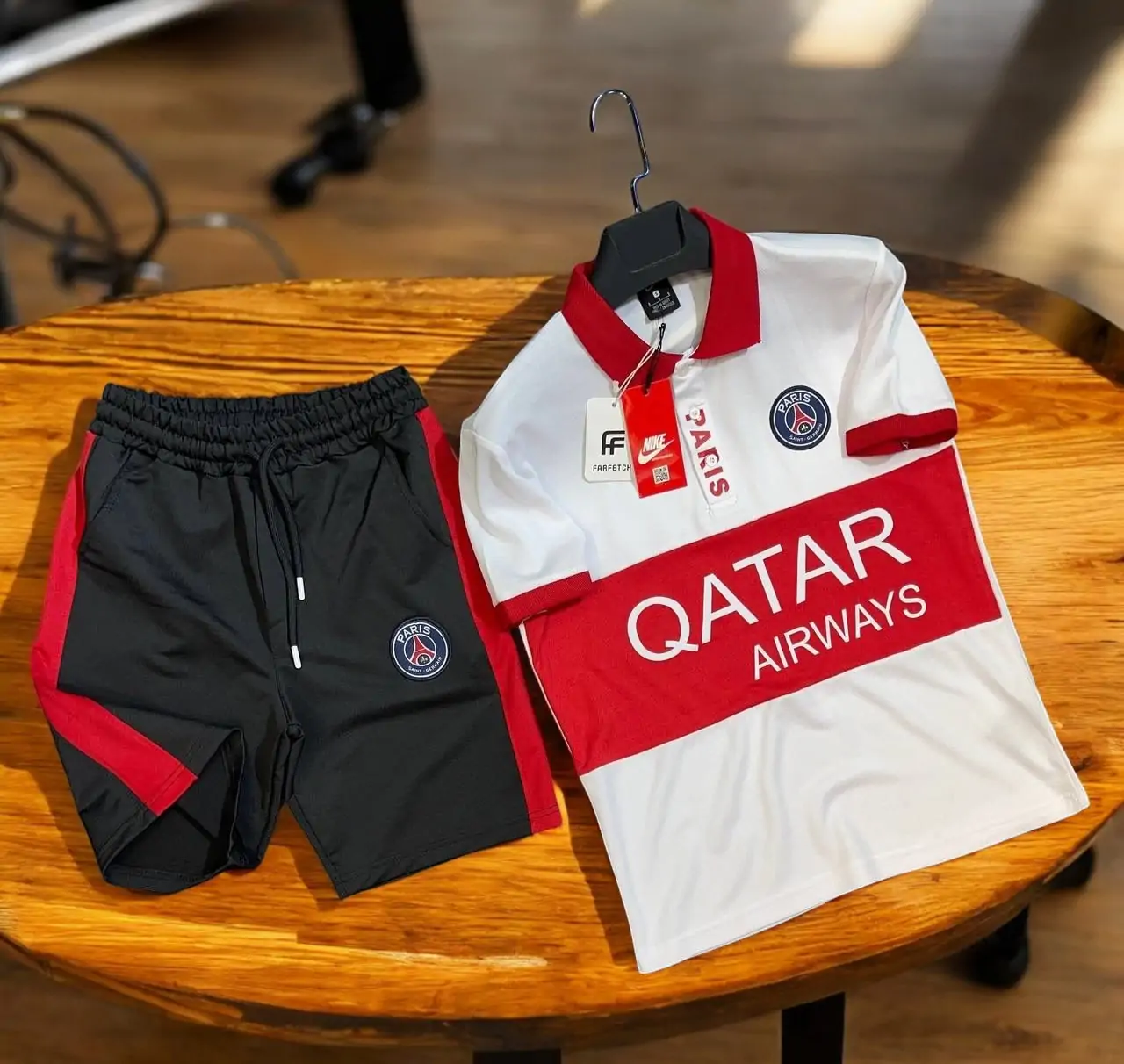 طقم PSG أبيض اللون