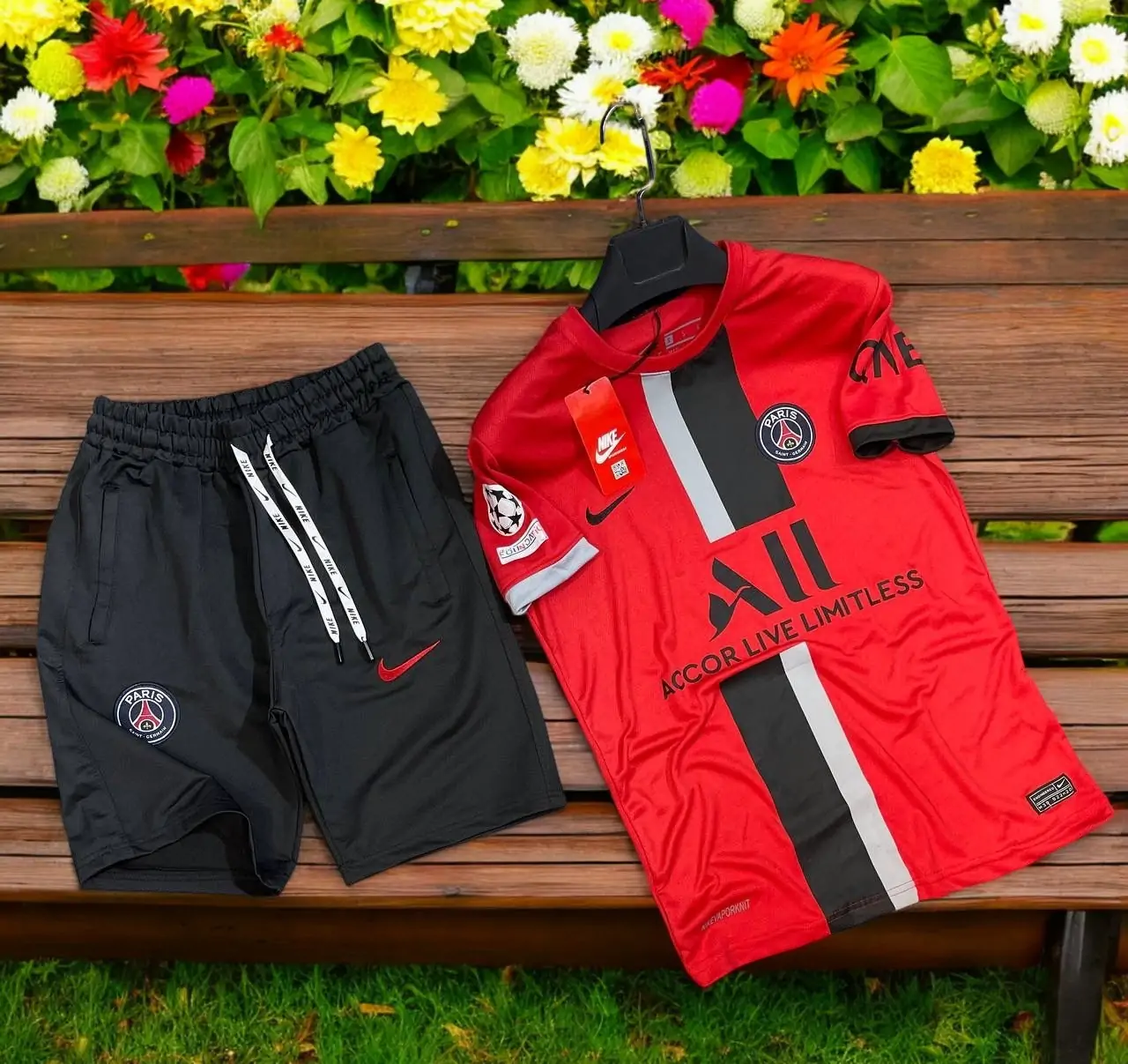 ⁦طقم نادي Paris Saint-Germain أحمر اللون⁩ - الصورة ⁦3⁩