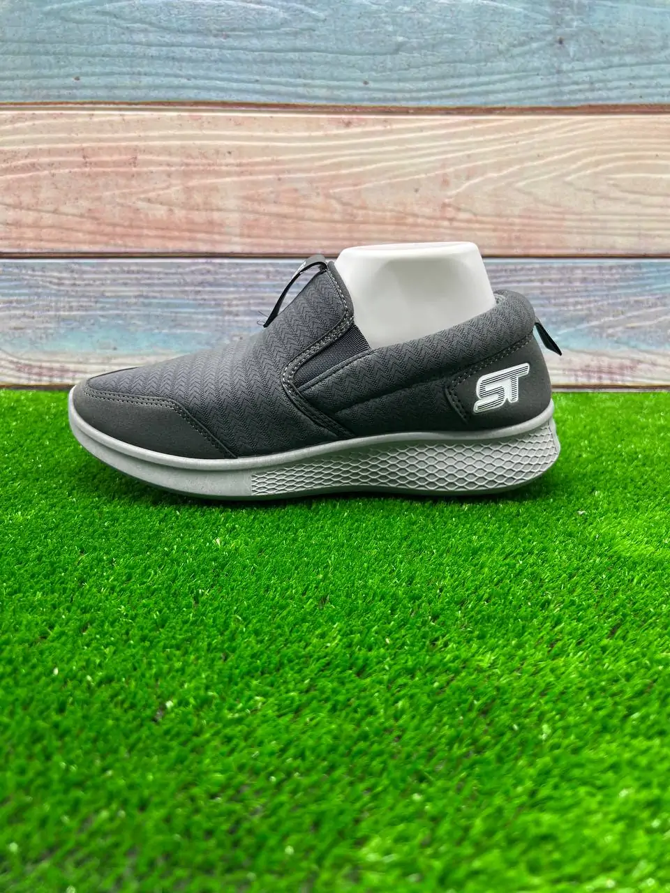 ⁦حذاء Skechers المميز⁩ - الصورة ⁦3⁩