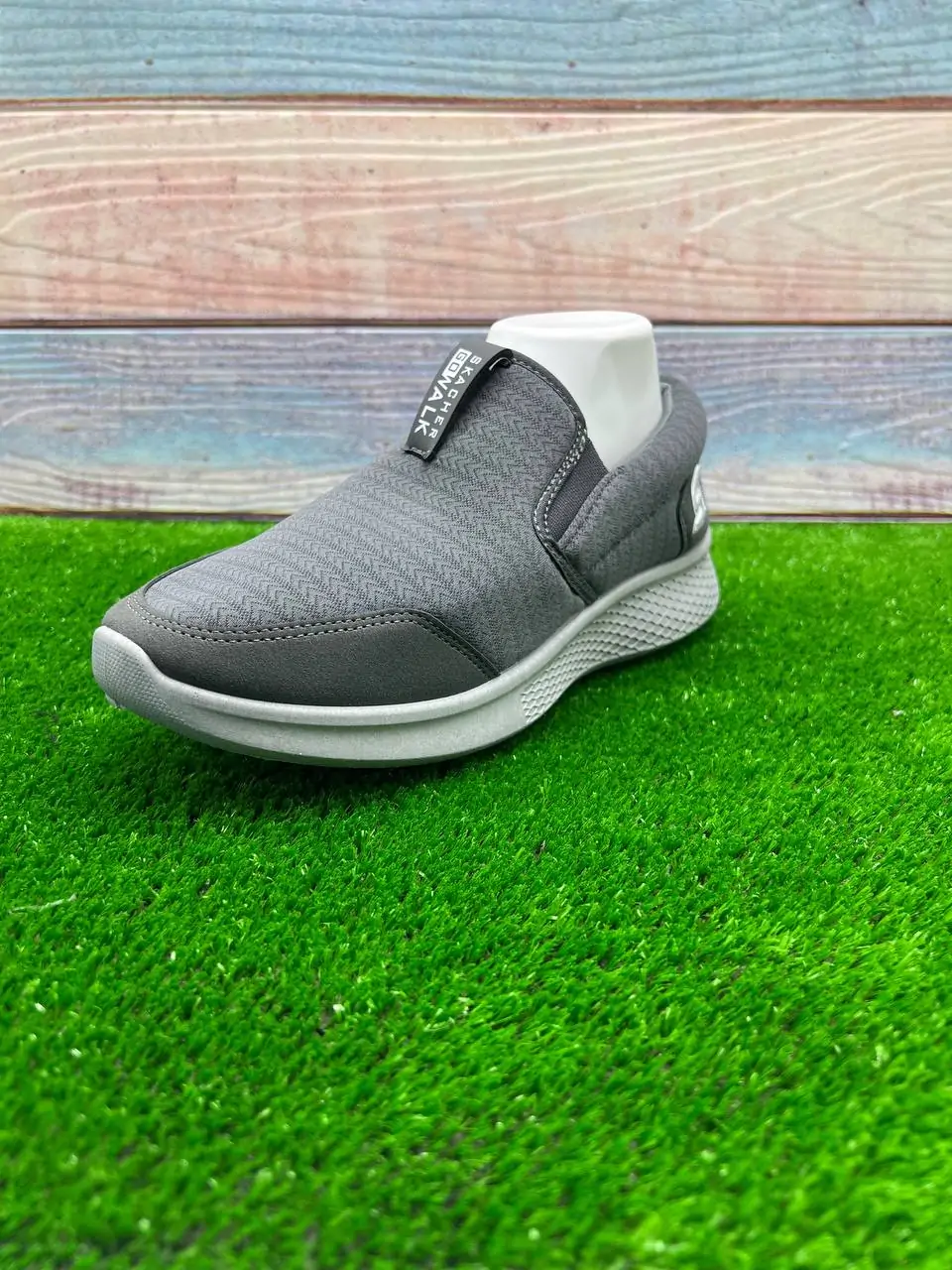 ⁦حذاء Skechers المميز⁩ - الصورة ⁦4⁩