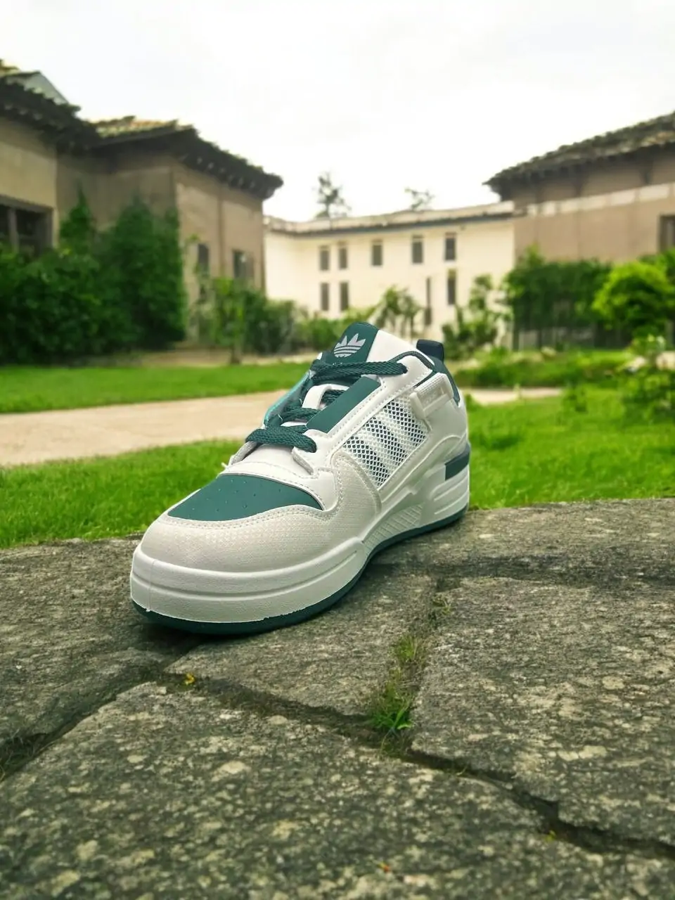 ⁦حذاء Adidas الأنيق⁩ - الصورة ⁦5⁩