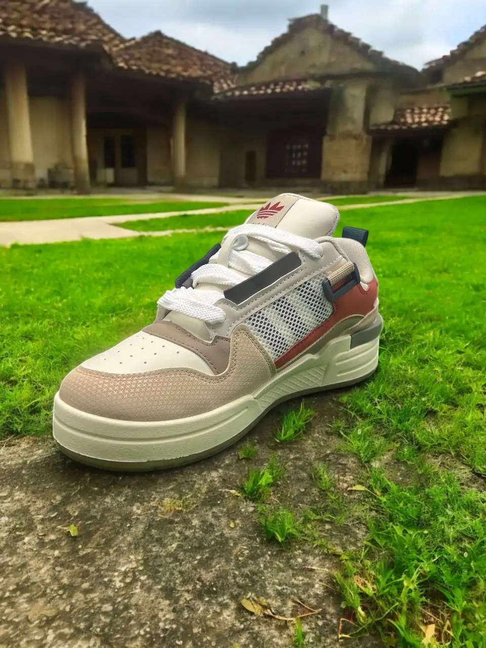 ⁦حذاء Adidas الأنيق⁩ - الصورة ⁦9⁩