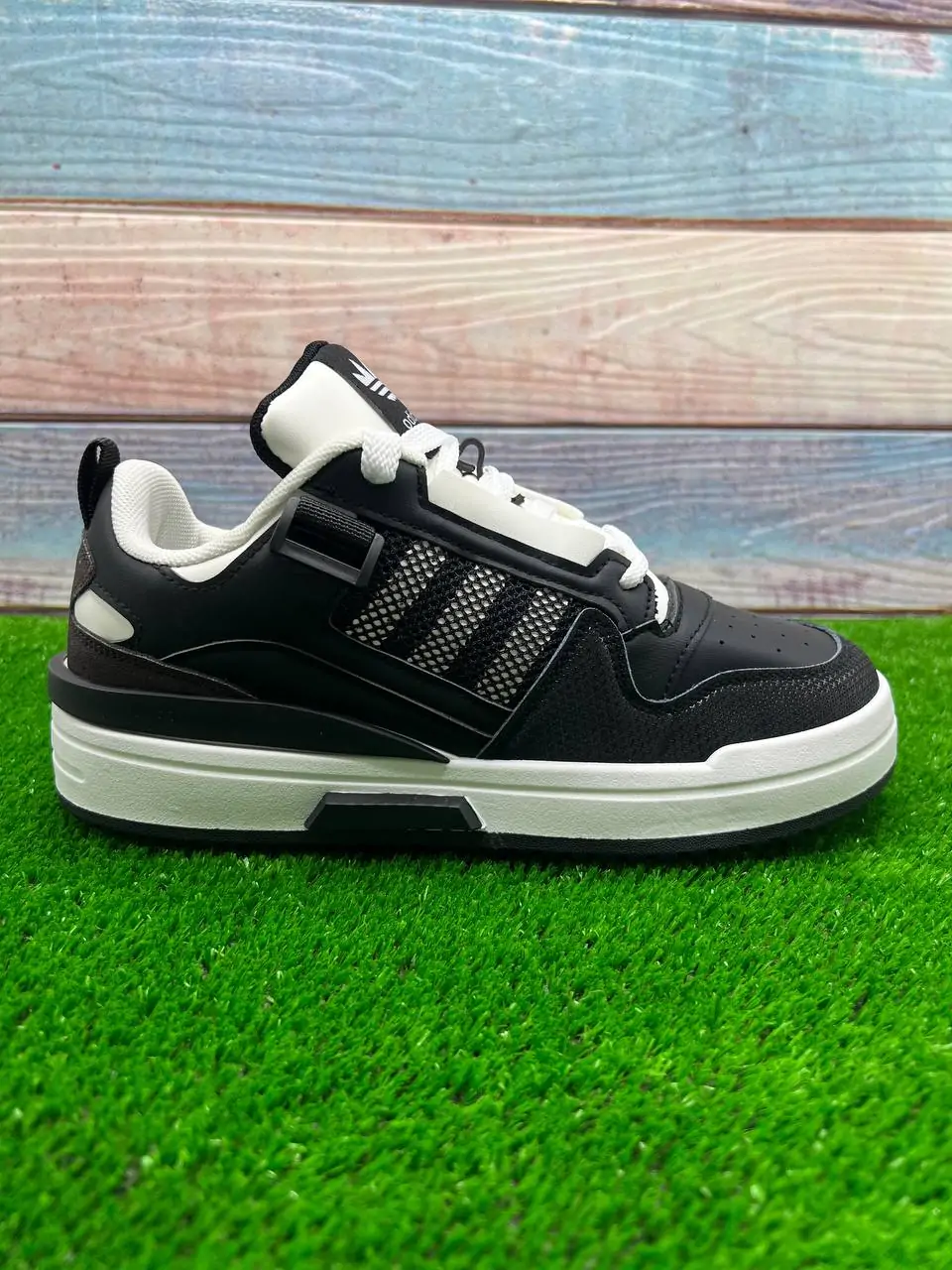 ⁦حذاء Adidas الأنيق⁩ - الصورة ⁦12⁩