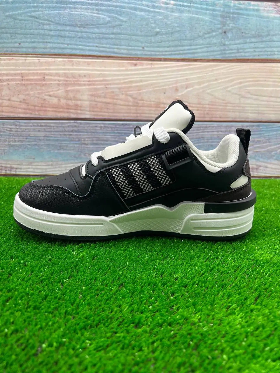 ⁦حذاء Adidas الأنيق⁩ - الصورة ⁦13⁩