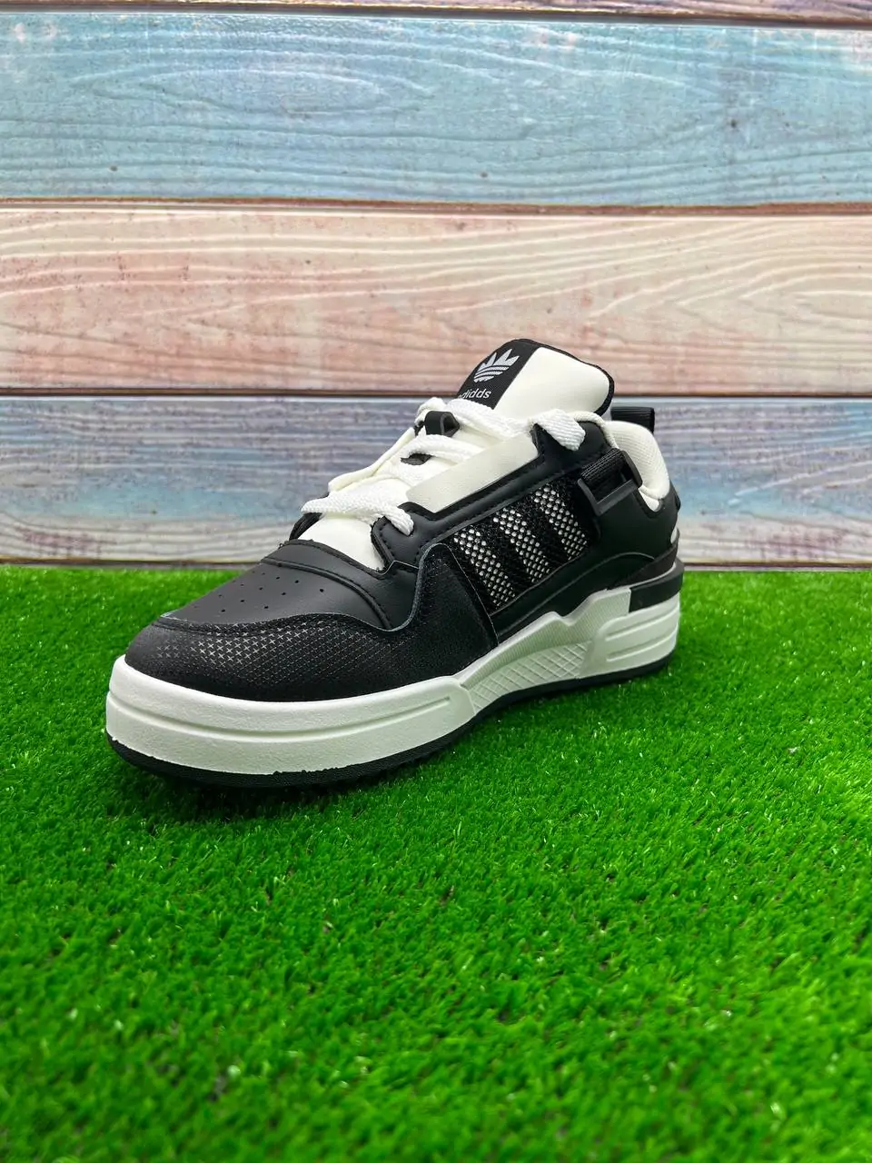 ⁦حذاء Adidas الأنيق⁩ - الصورة ⁦14⁩