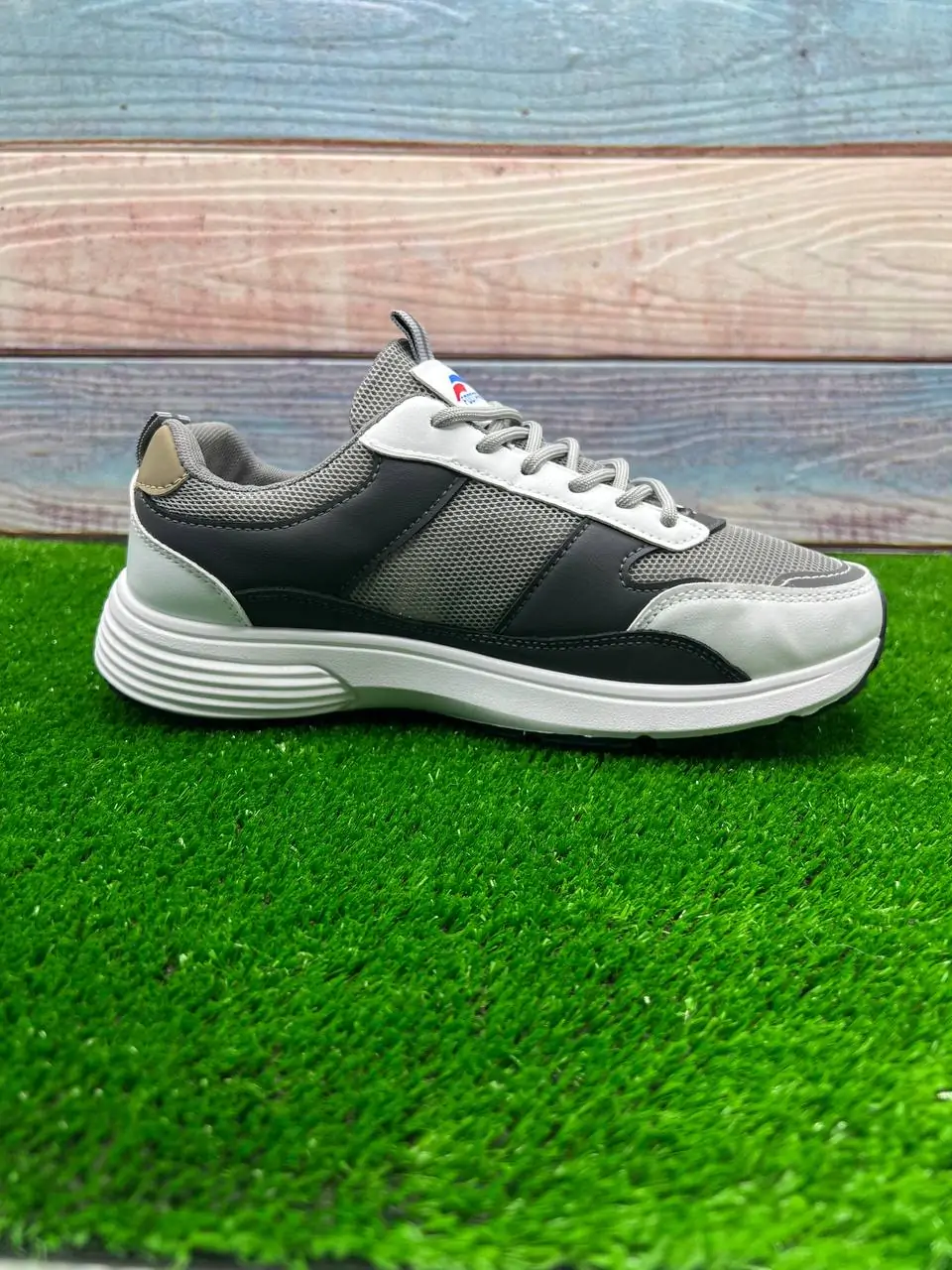 ⁦حذاء Foot Print الجديد⁩ - الصورة ⁦2⁩