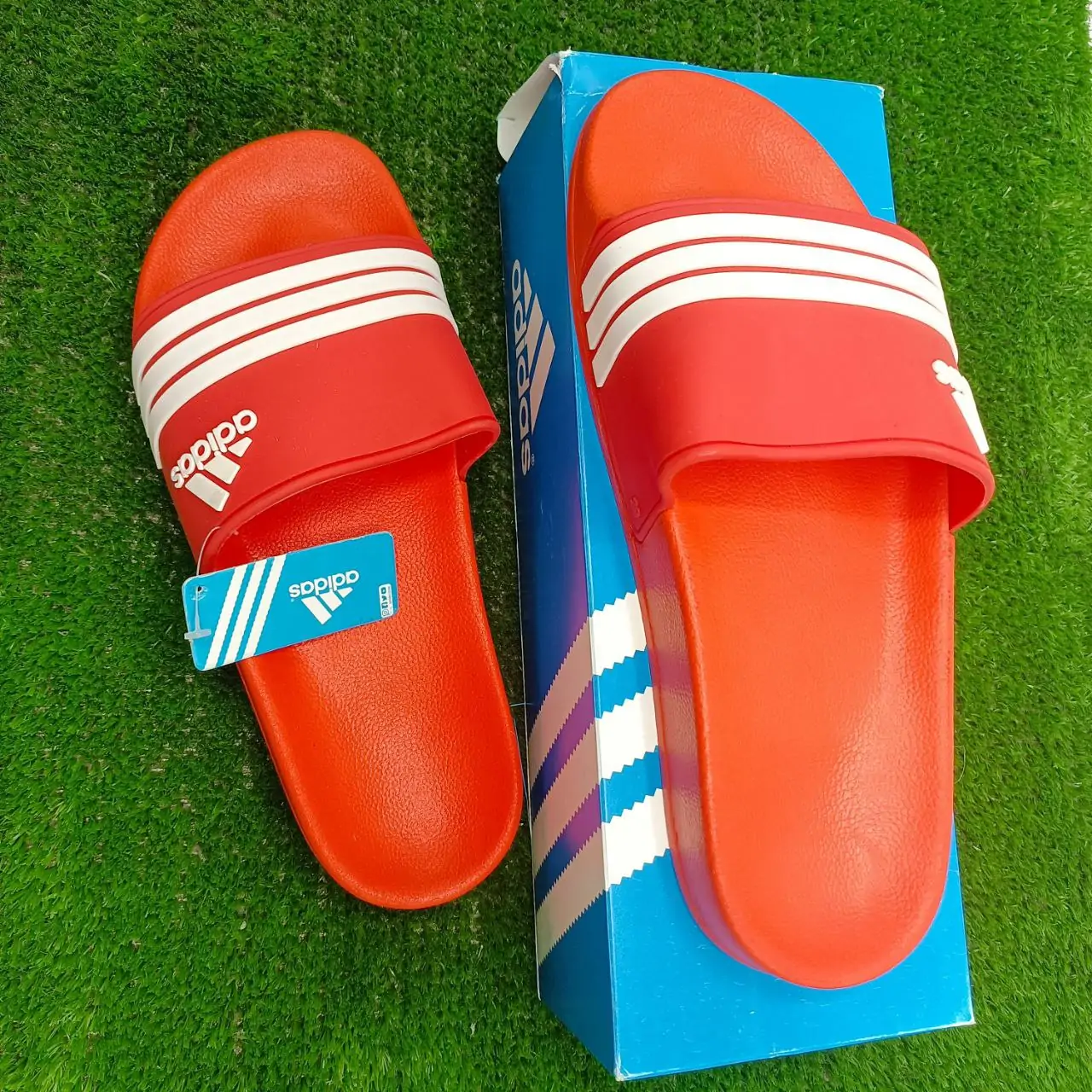⁦كلاكات ربيعية adidas⁩ - الصورة ⁦2⁩