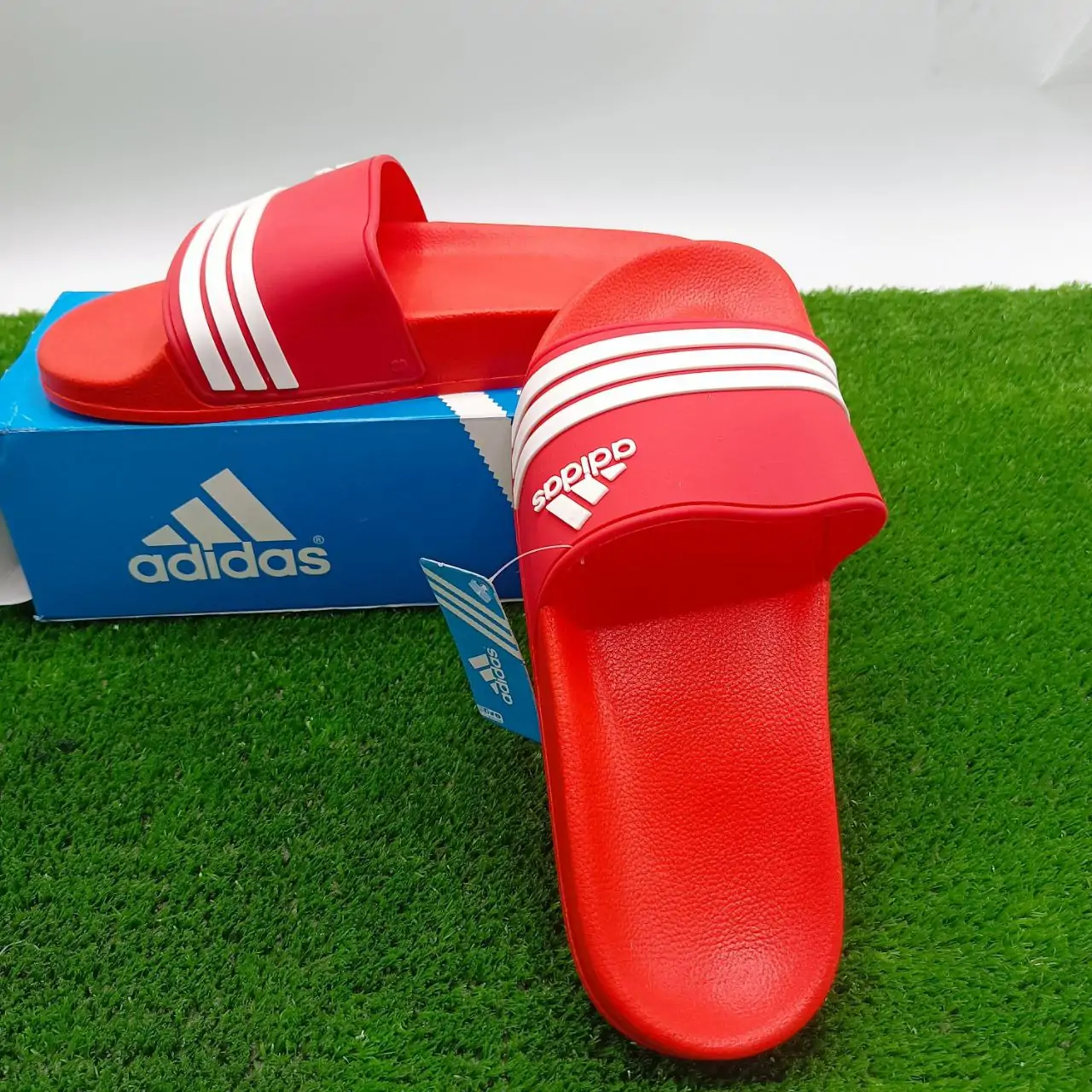 ⁦كلاكات ربيعية adidas⁩ - الصورة ⁦3⁩