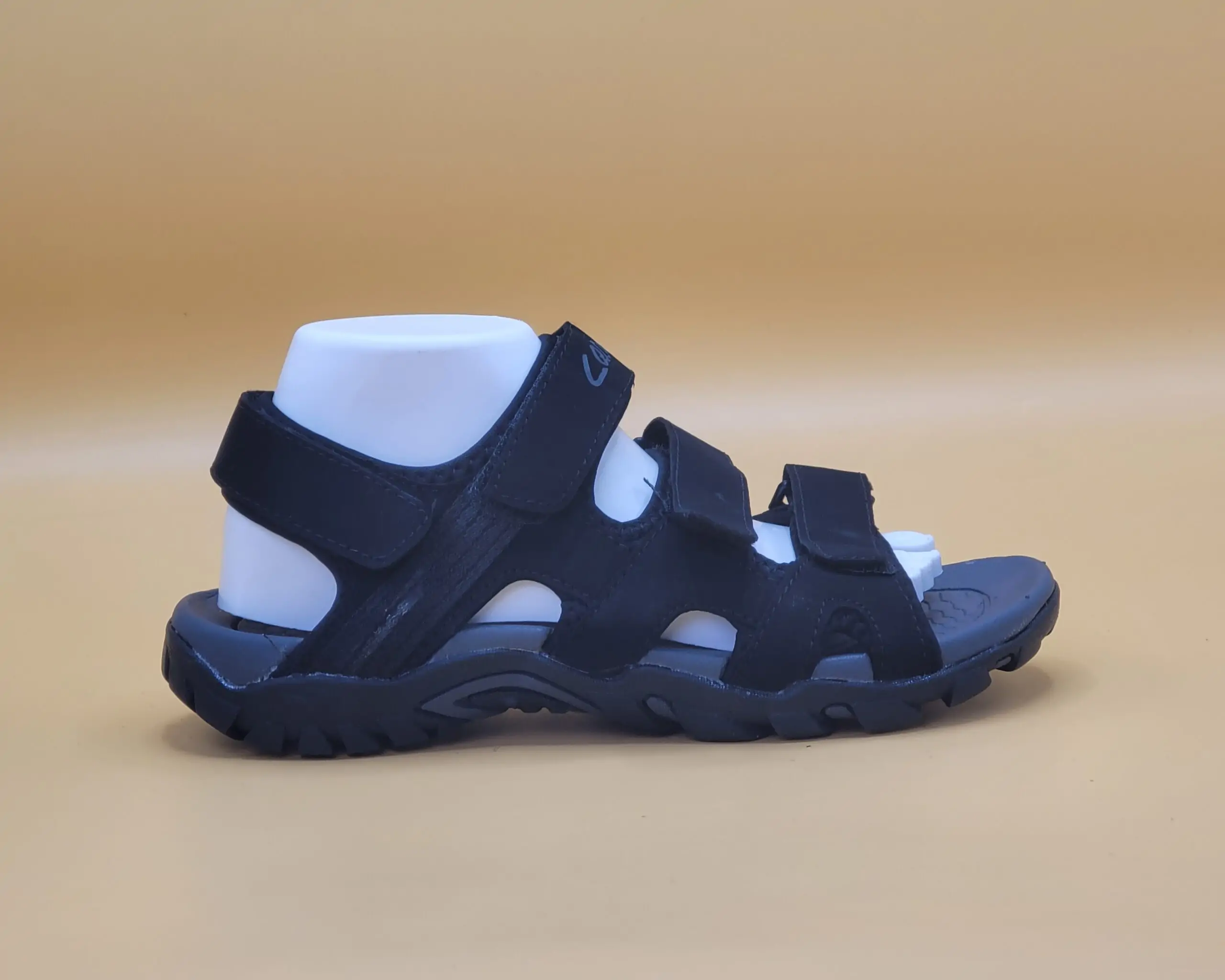 ⁦سندالة شبابية بتصميم عصري⁩ - الصورة ⁦3⁩