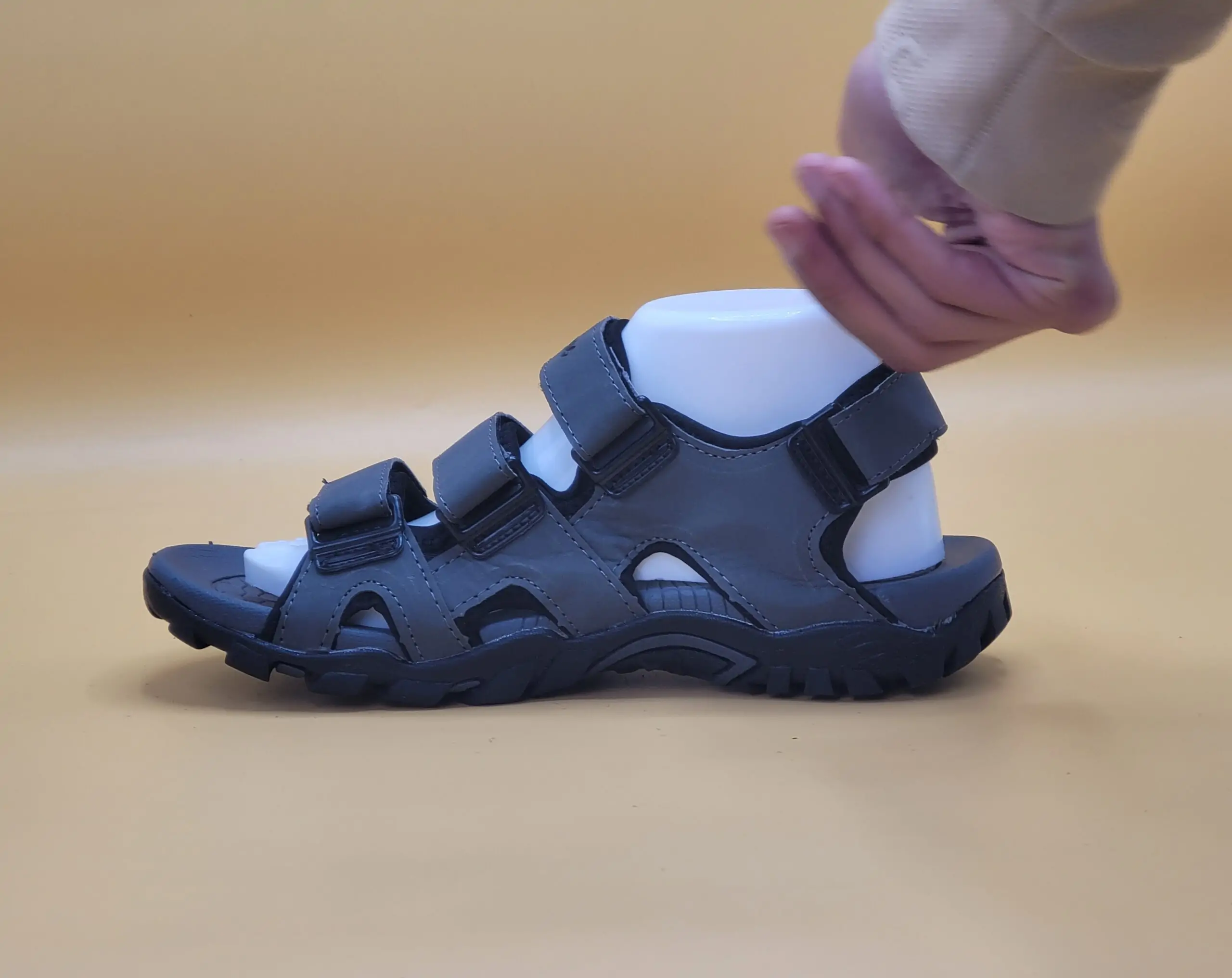 ⁦سندالة شبابية بتصميم عصري⁩ - الصورة ⁦8⁩