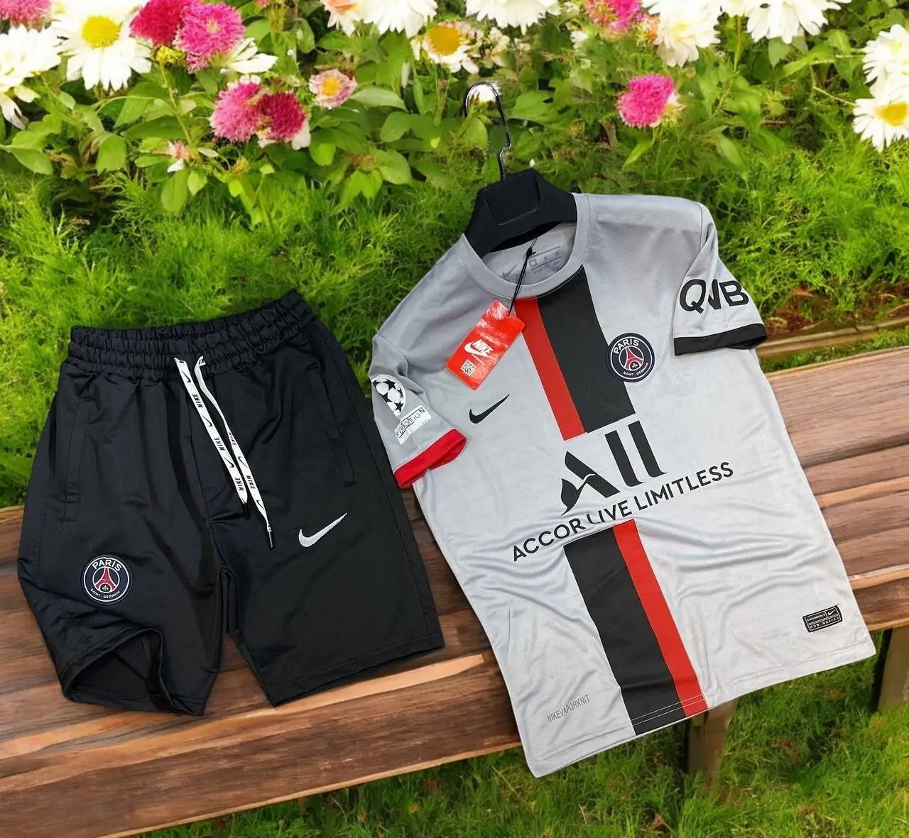 ⁦طقم نادي باريس سان جيرمان رمادي فاتح⁩ - الصورة ⁦3⁩