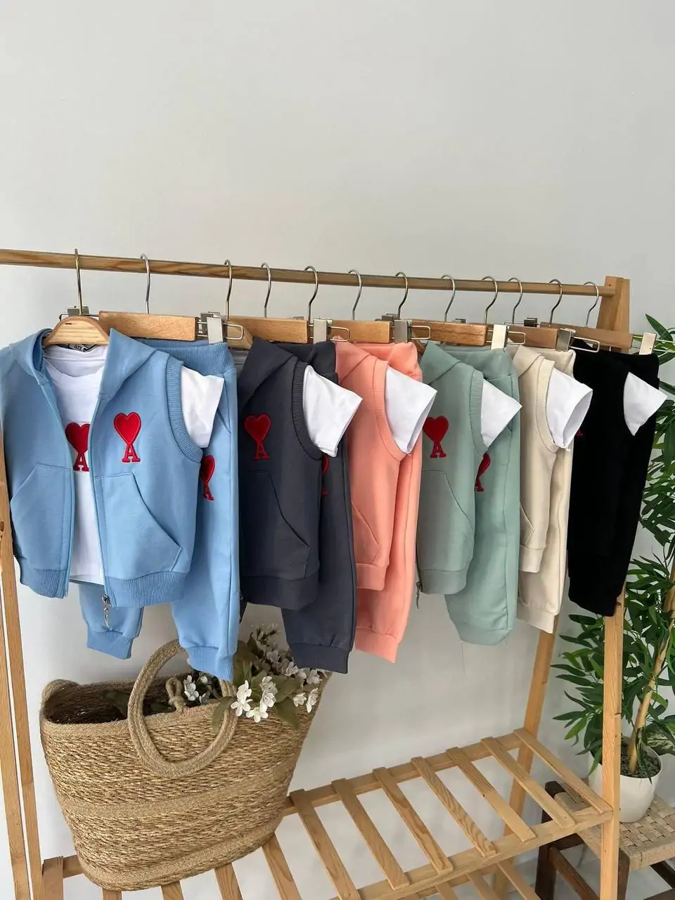 ملابس أطفال أنيقة وعملية!