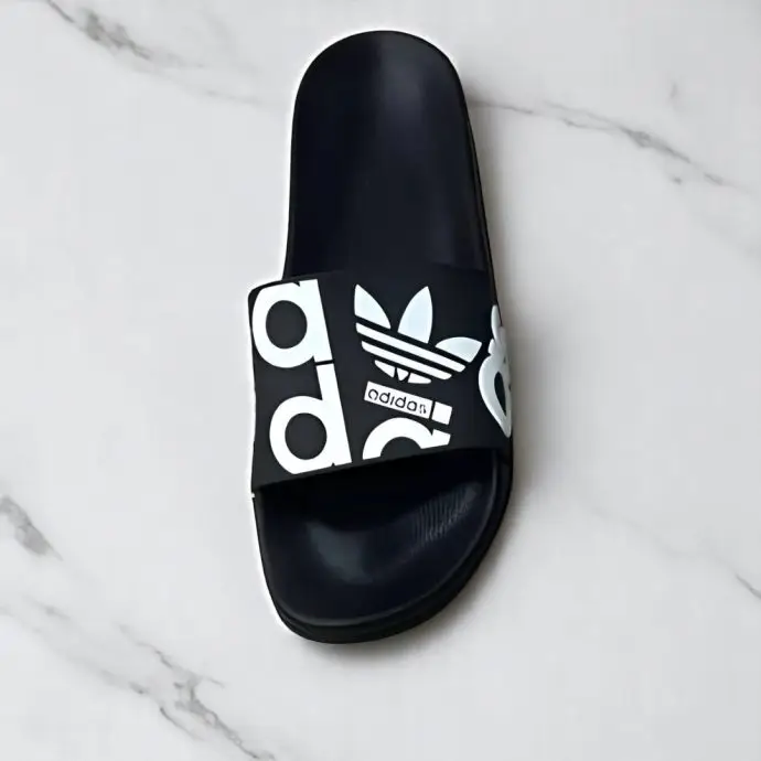⁦كلاكات adidas 2025⁩ - الصورة ⁦3⁩