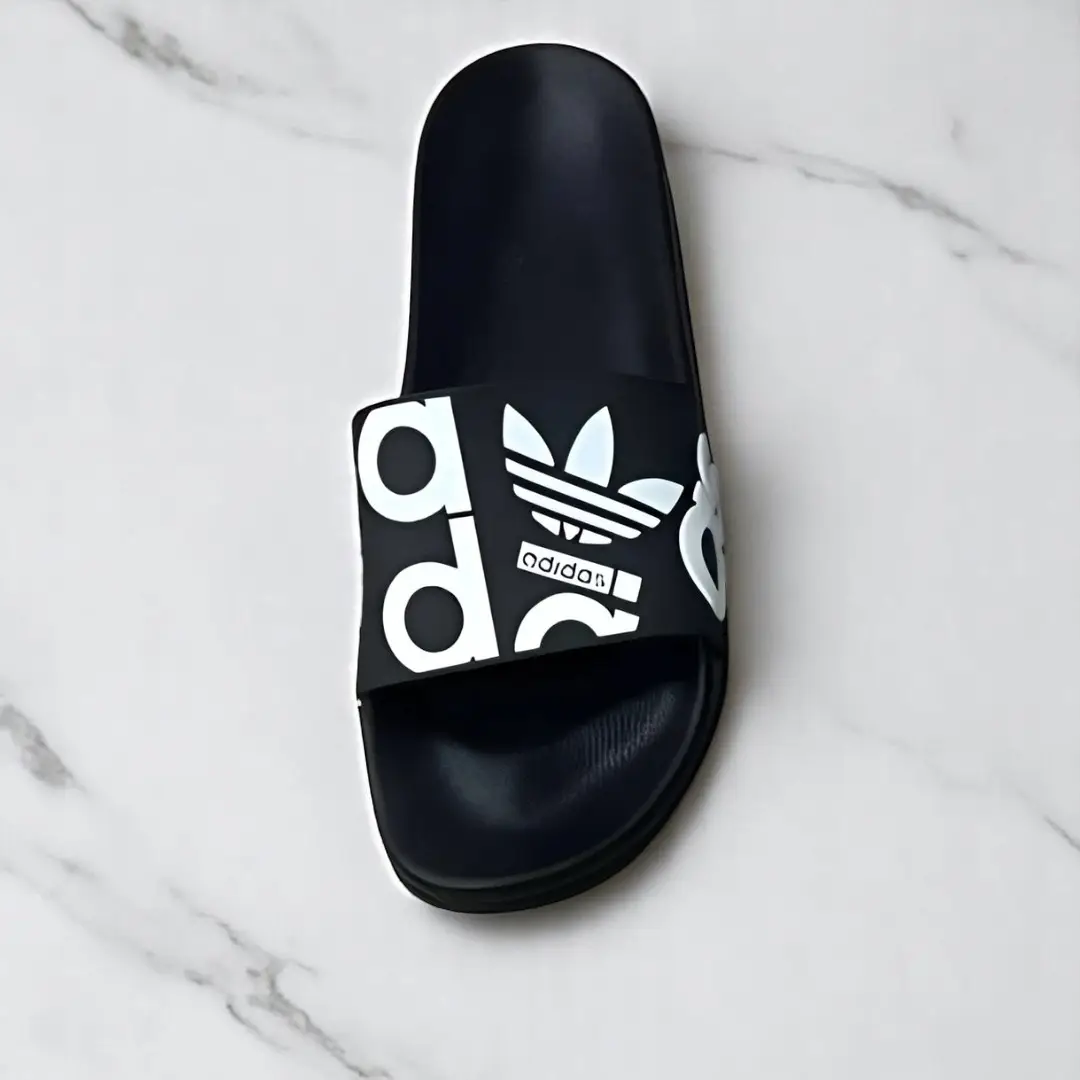 ⁦كلاكات adidas 2025⁩ - الصورة ⁦3⁩