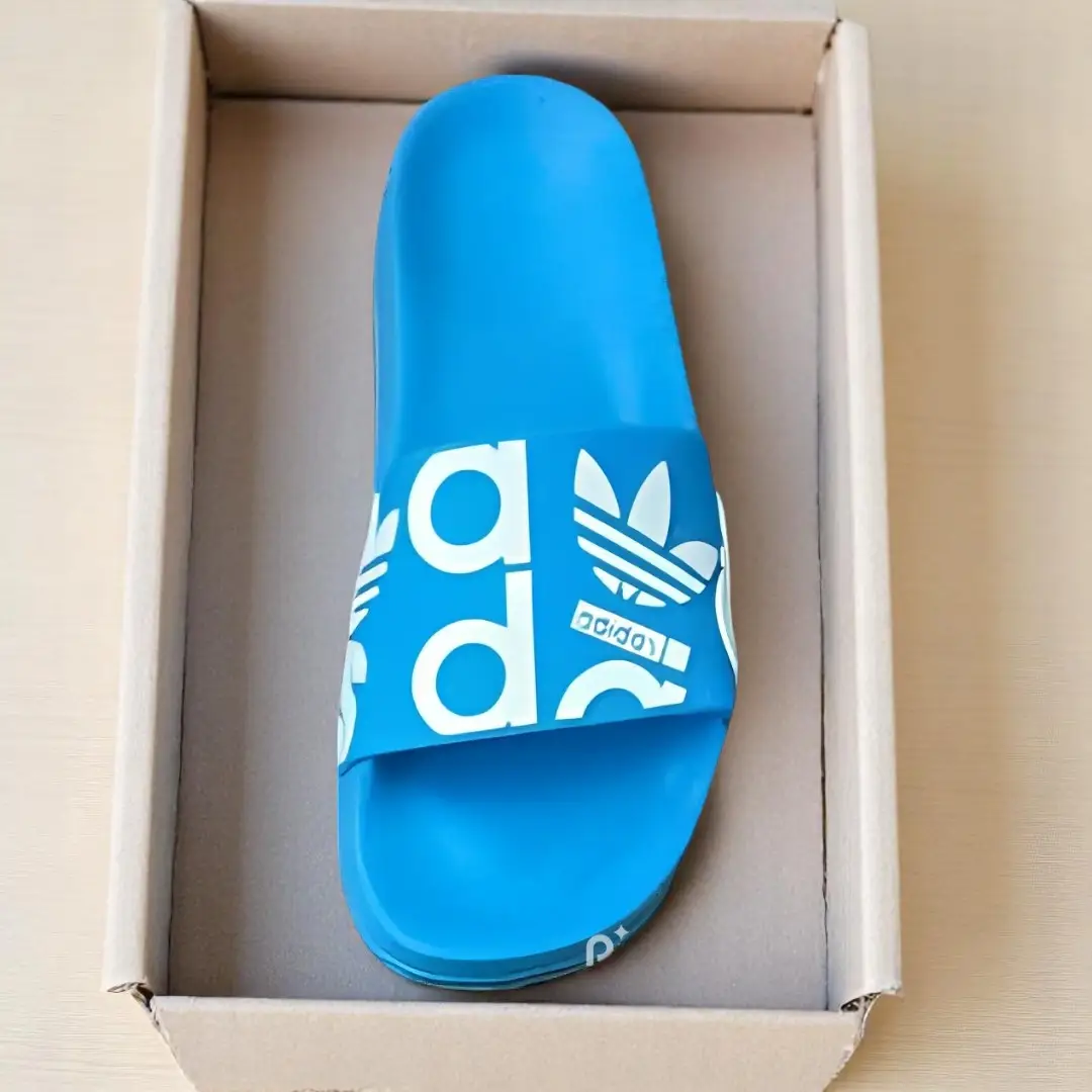 ⁦كلاكات adidas 2025⁩ - الصورة ⁦4⁩