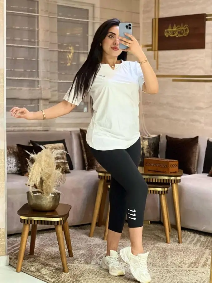 لبسة رياضية بأنوثة و أناقة
