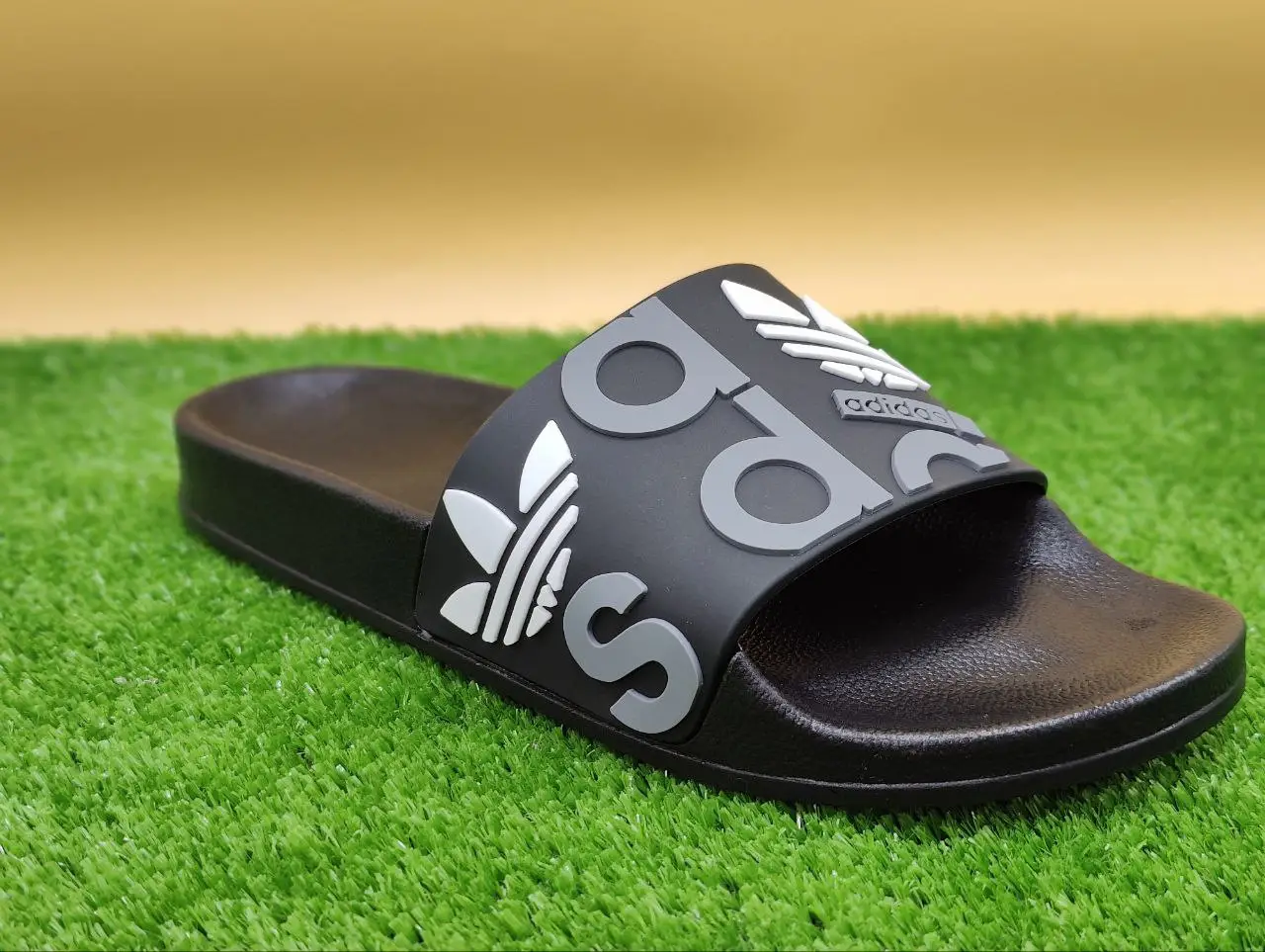 ⁦كلاكات adidas 2025⁩ - الصورة ⁦14⁩