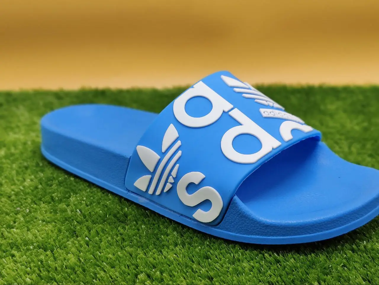 ⁦كلاكات adidas 2025⁩ - الصورة ⁦6⁩