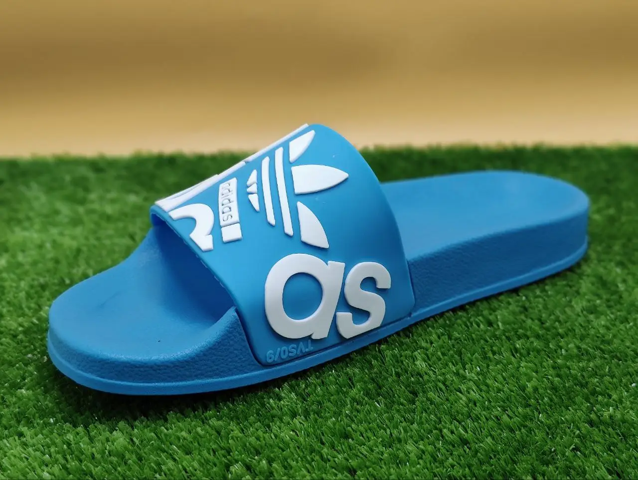 ⁦كلاكات adidas 2025⁩ - الصورة ⁦10⁩