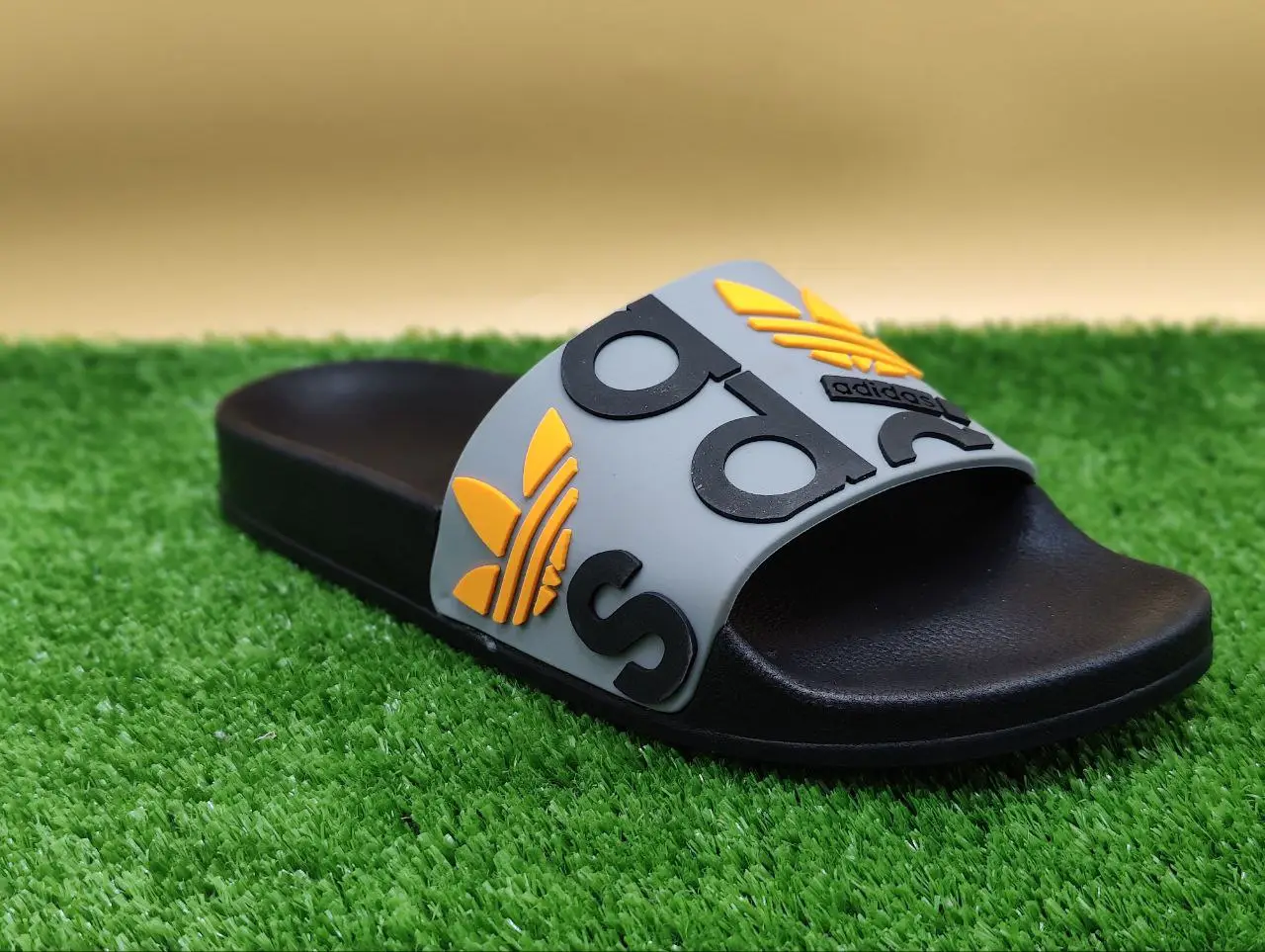 ⁦كلاكات adidas 2025⁩ - الصورة ⁦9⁩