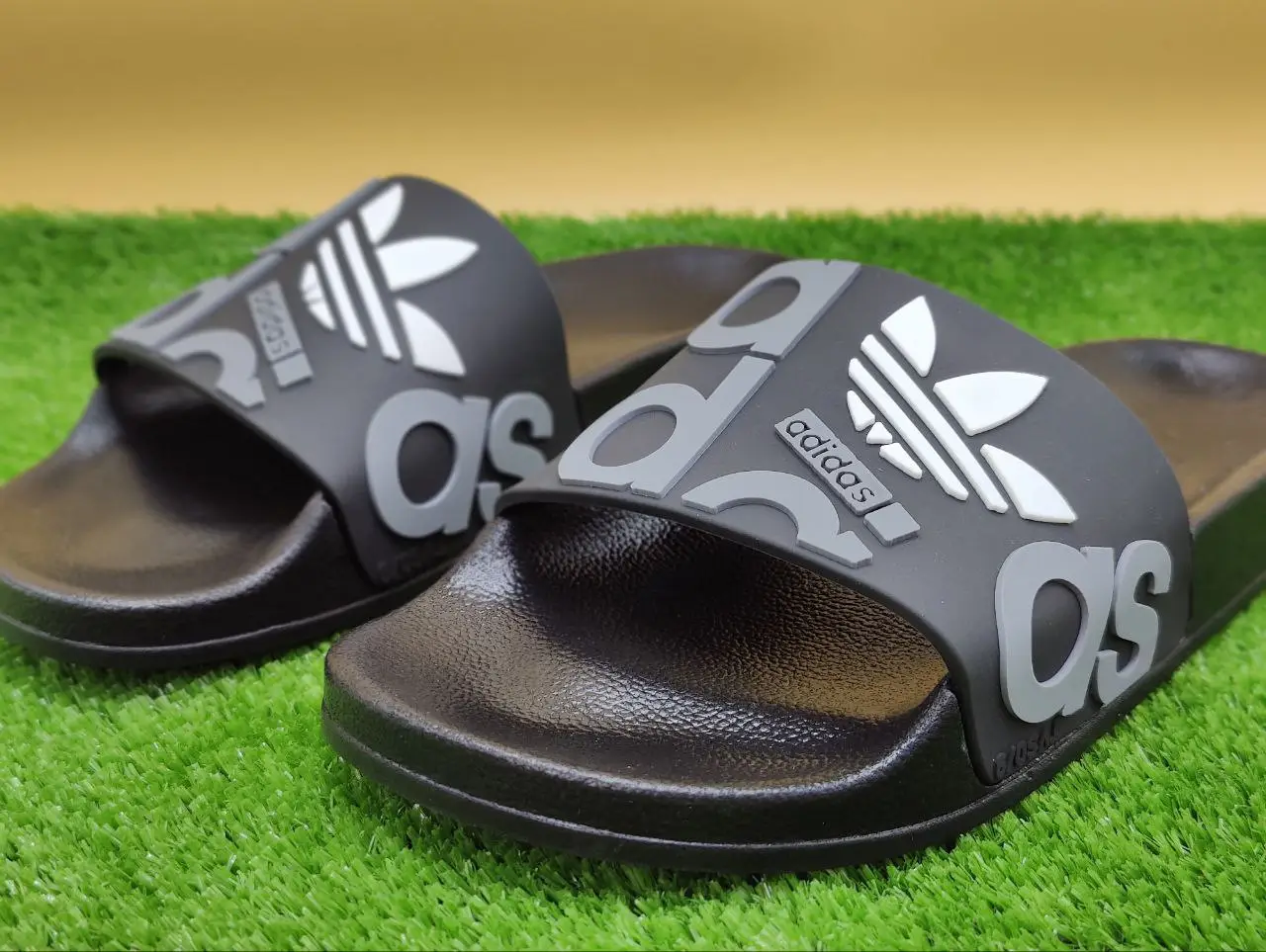 ⁦كلاكات adidas 2025⁩ - الصورة ⁦13⁩