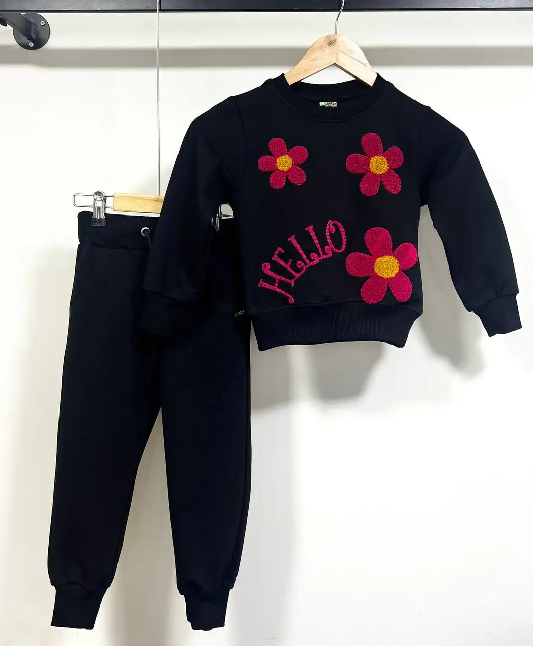 ⁦طقم بنات HELLO⁩ - الصورة ⁦2⁩