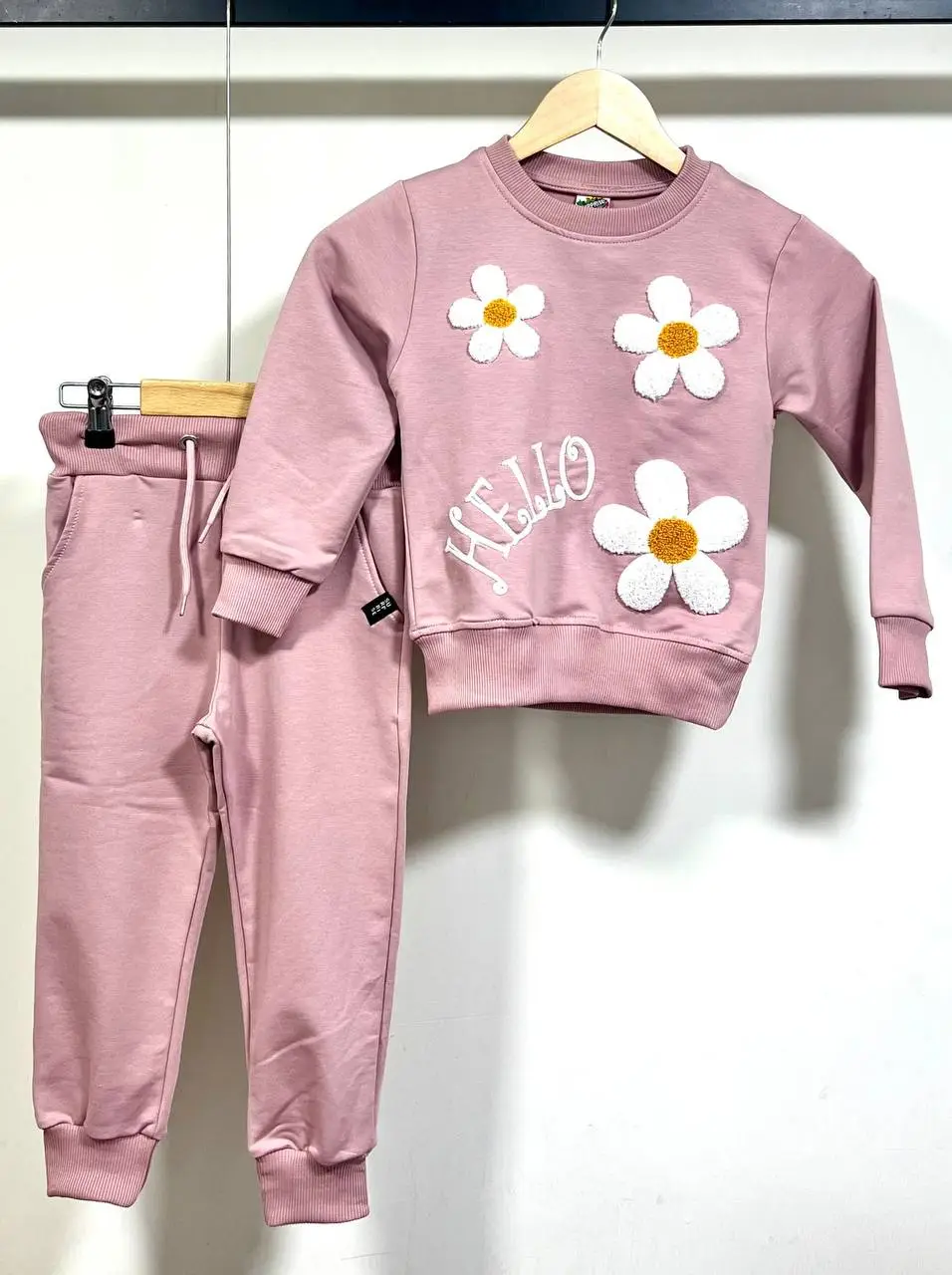 ⁦طقم بنات HELLO⁩ - الصورة ⁦3⁩