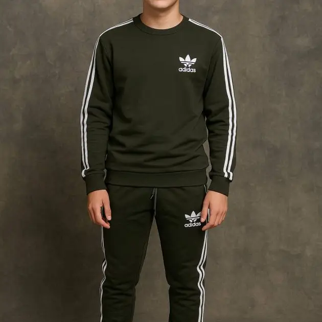 طقم شبابي من Adidas