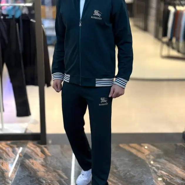 طقم BURBERRY