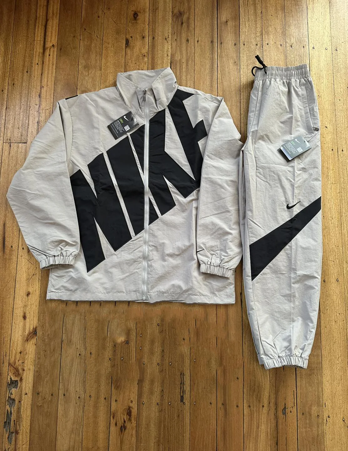 ⁦بذلة NIKE⁩ - الصورة ⁦3⁩