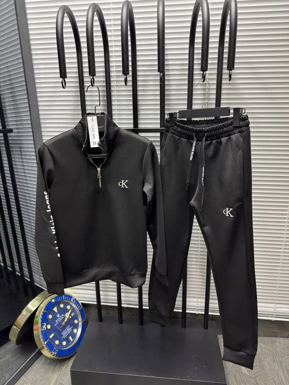 ⁦بدلة رياضية Calvin⁩ - الصورة ⁦9⁩
