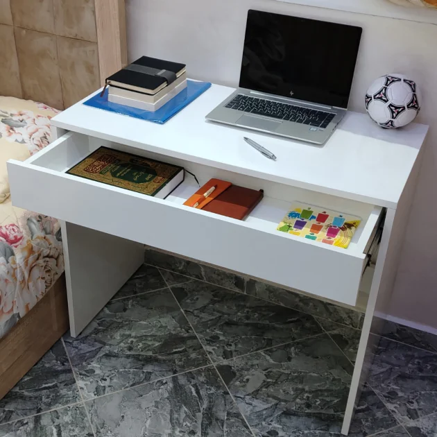 مكتب MDF أنيق مع خزّان عملي
